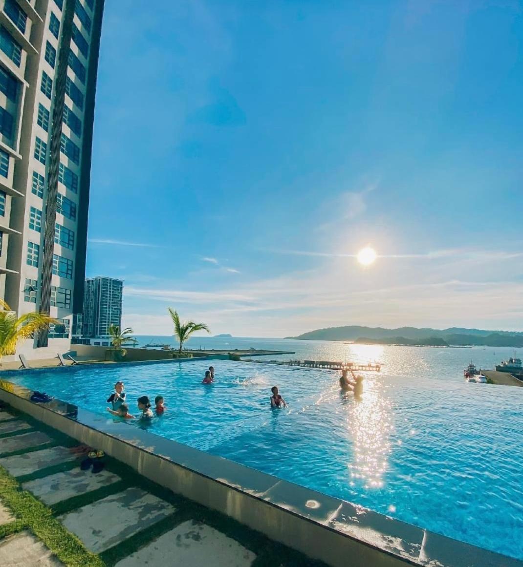 Seaview Luxury Condo Homestay 2Bed 2Bath Jesselton Quay By R2 Residence 코타키나발루 외부 사진