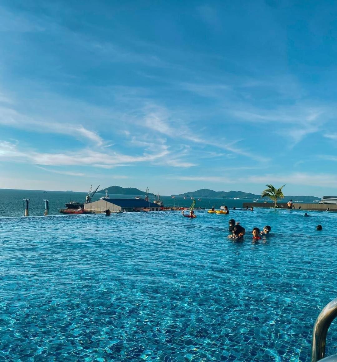 Seaview Luxury Condo Homestay 2Bed 2Bath Jesselton Quay By R2 Residence 코타키나발루 외부 사진